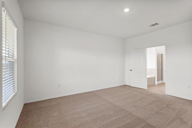 Building Photo - 110 Miglia St