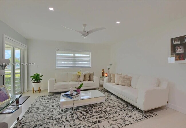 Building Photo - Spacious 1BR, 1BA Master Suite, Gem in Boca Raton – 1,170 sq ft of Comfort & Style! - Looking for...