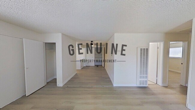 Building Photo - Cameo Ln Four-Plex