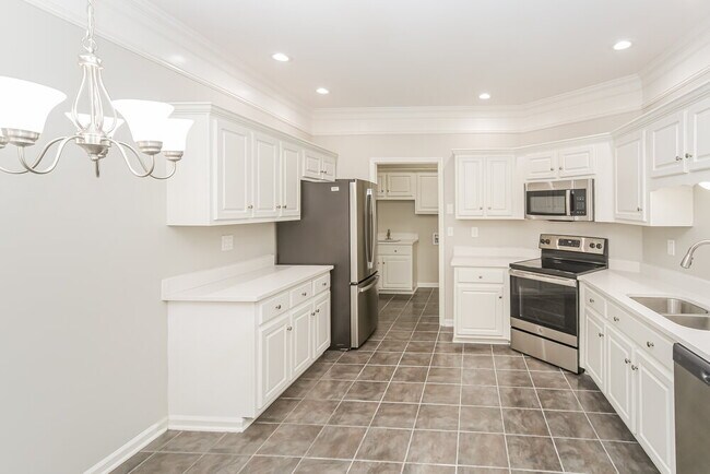 Building Photo - 6423 Cheyenne Dr