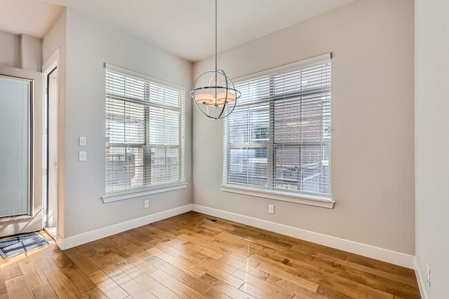 Building Photo - Beautiful- Open Concept - Updated - Main f...