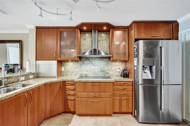 Building Photo - 4059 Crystal Lake Dr