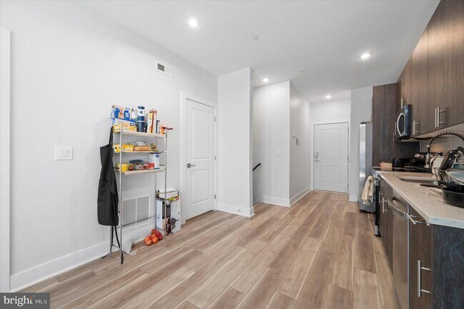 Building Photo - 3938 Haverford Ave