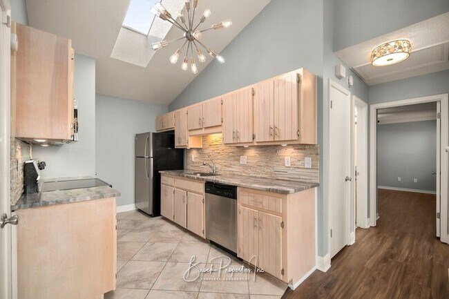 Building Photo - 3510 Silvertree Ln