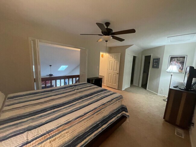 Building Photo - Ocean Pines condo fully furnished! Locatio...
