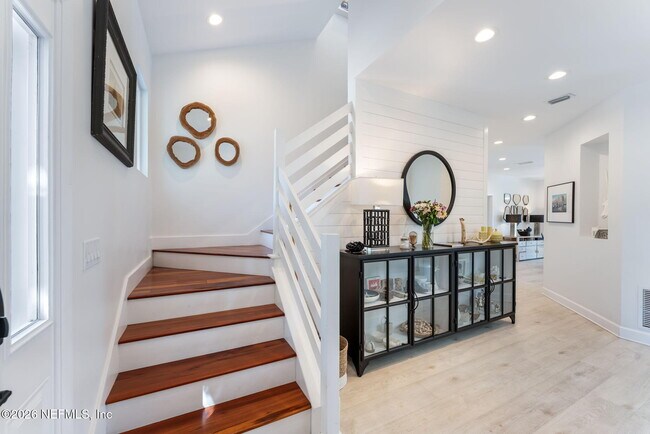 Building Photo - 177 San Juan Dr
