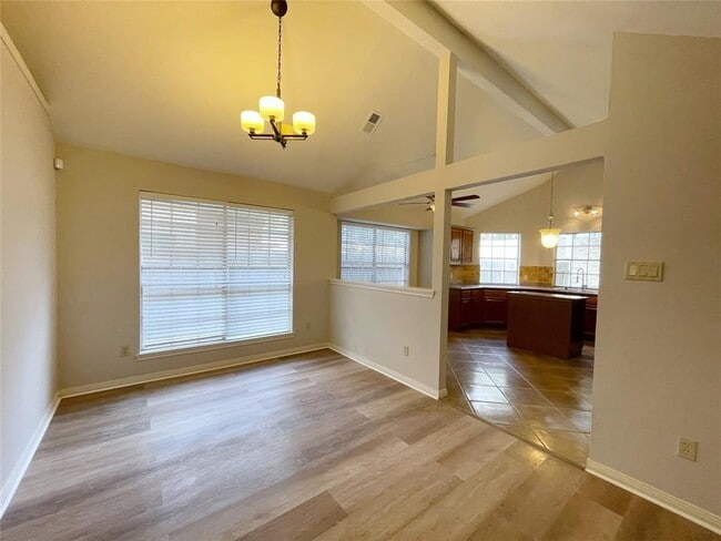 Building Photo - 2614 Double Lake Dr