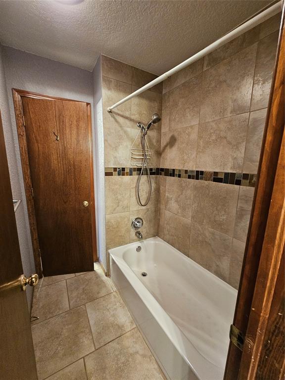 Building Photo - 3200 W Britton Rd