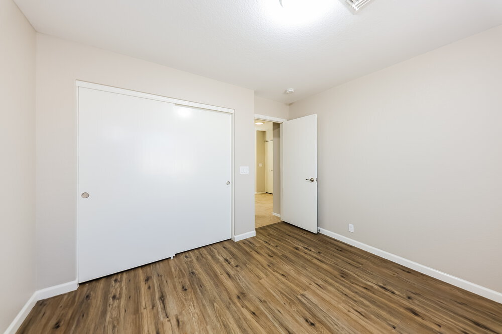 Building Photo - 11027 N 59th Dr