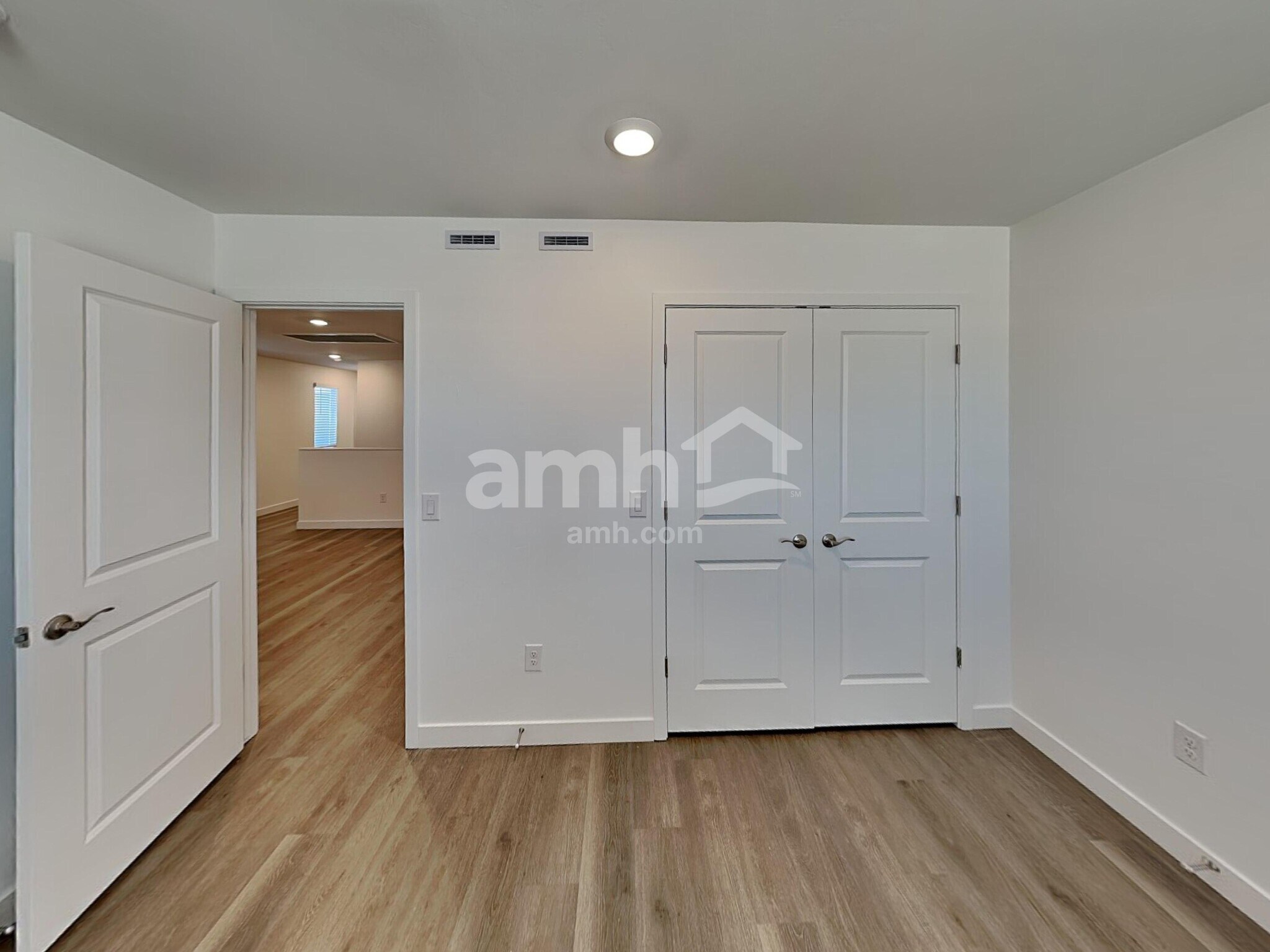 Building Photo - 9555 Harkes Dr