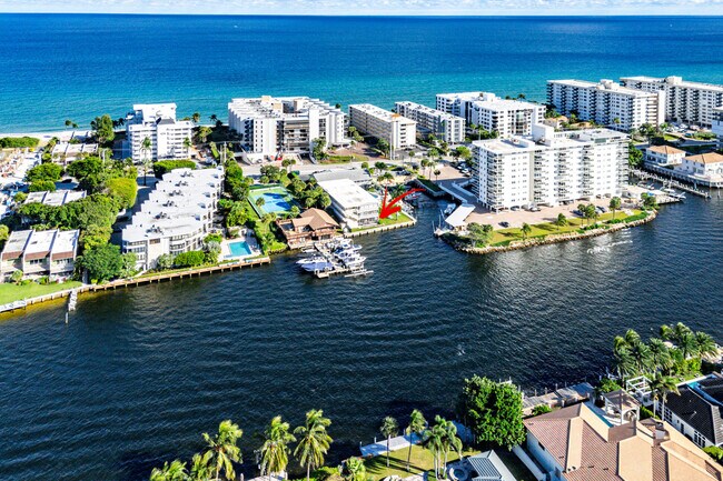 Building Photo - 1166 Hillsboro Mile