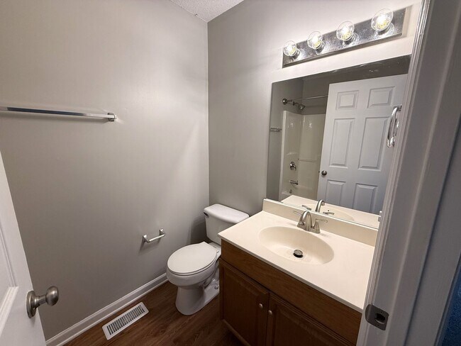 Building Photo - 1 Bedroom / 1.5 Bath with Garage in Gray, TN!