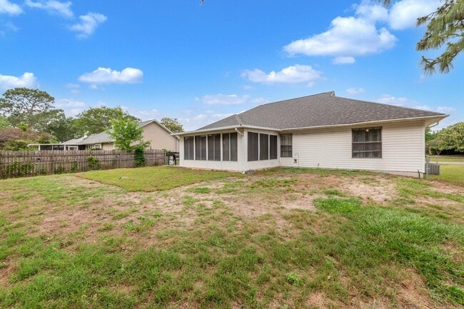 Building Photo - 6453 Garden Dr