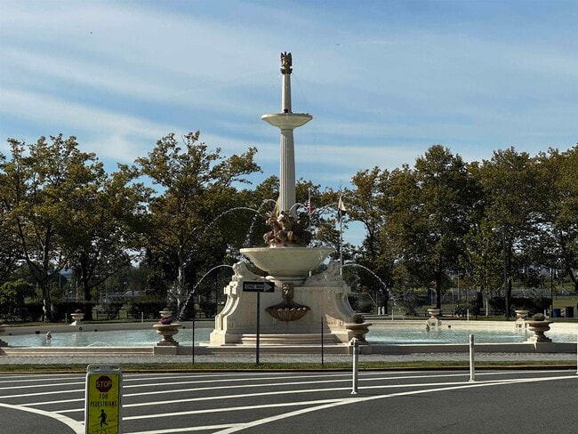 Building Photo - 55 Mallory Ave