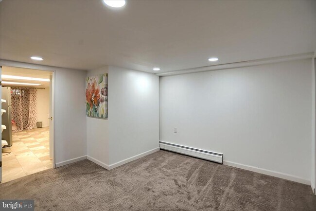 Building Photo - 83 Hillside Cir