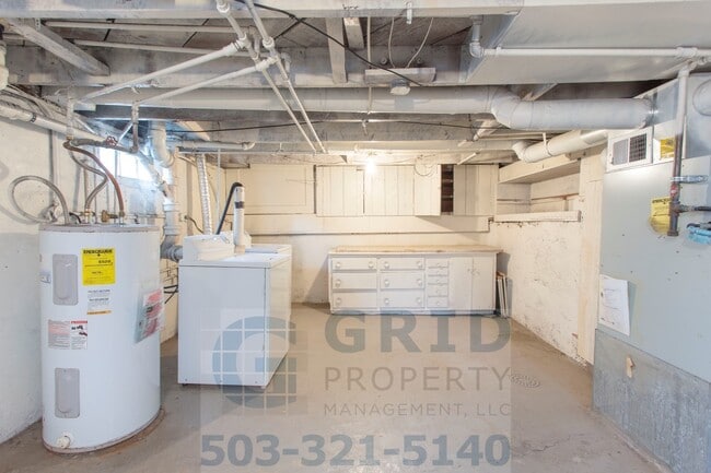 Building Photo - Craftsman Bungalow Available in Kenton Area