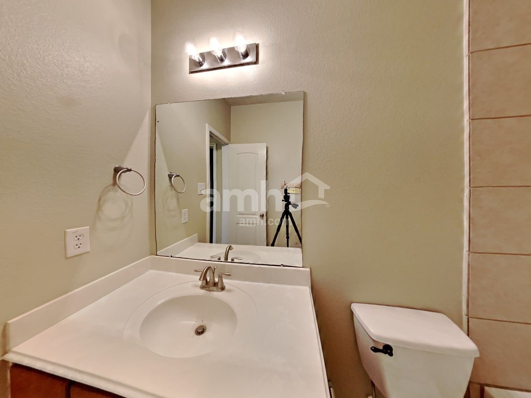 Building Photo - 14210 Merganser Dr