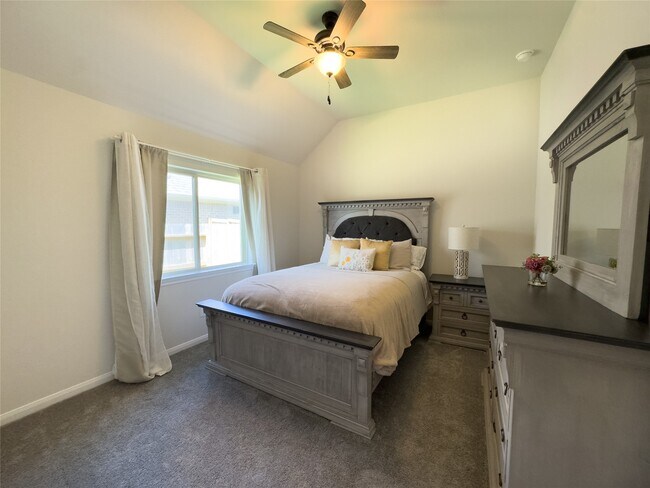 Building Photo - 835 Sarasota Shore Dr