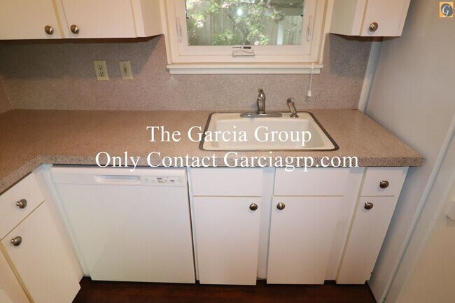 Building Photo - 15205 SW 119th Ave