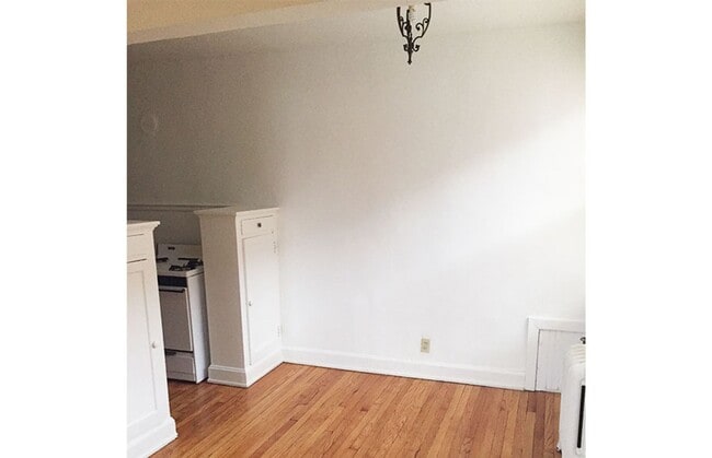 Interior Photo - Tudor Court