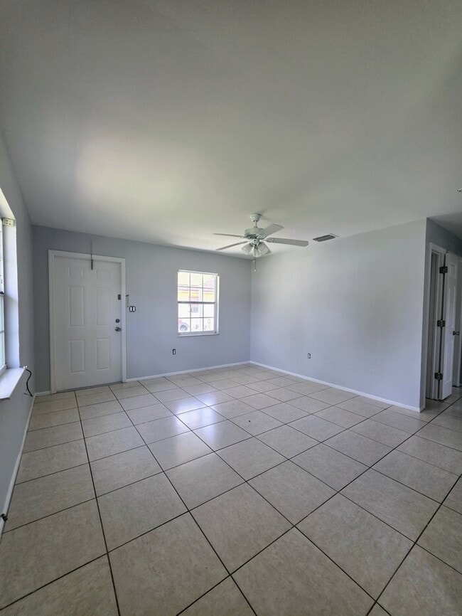 Building Photo - 5465 Sago Ave