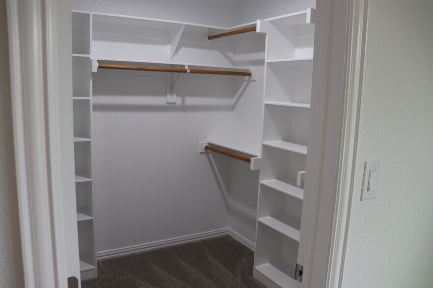 Walk-in Closet - 5827 Grayson St