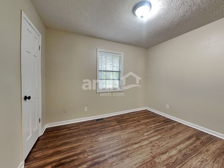 Building Photo - 3182 Fireplace Trl
