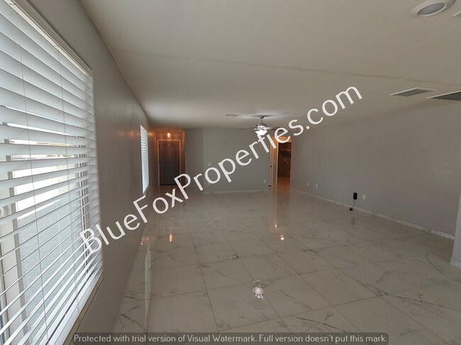 Building Photo - 5974 S Tappen Dr