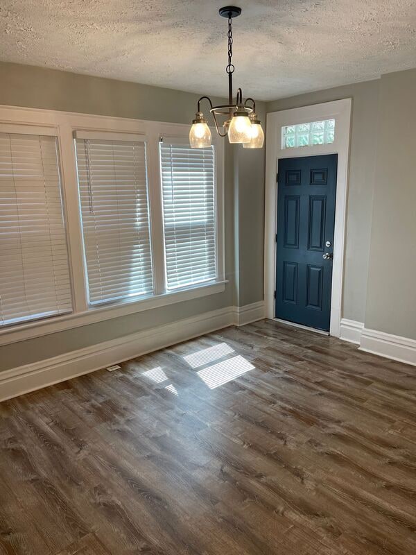 Building Photo - 931-933 E. Whittier Street