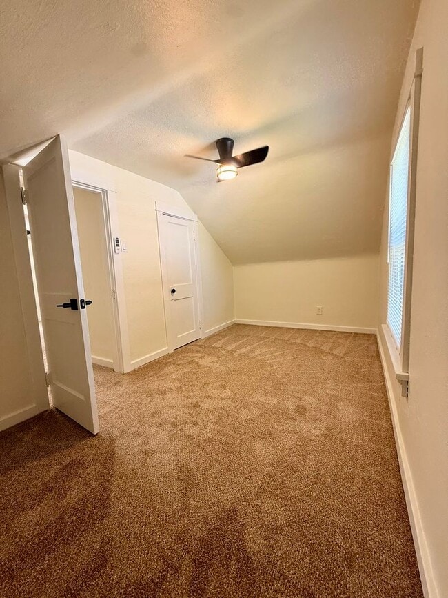 Building Photo - Gorgeous Updated 3BR Home | Granite Countertops | Detached Garage | Huge Backyard