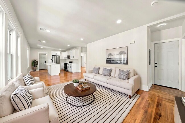 Building Photo - 32 Westmore Rd