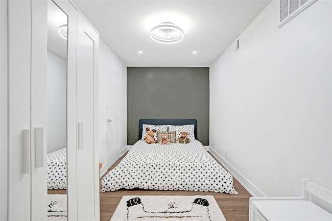 Building Photo - 4250 Galt Ocean Dr