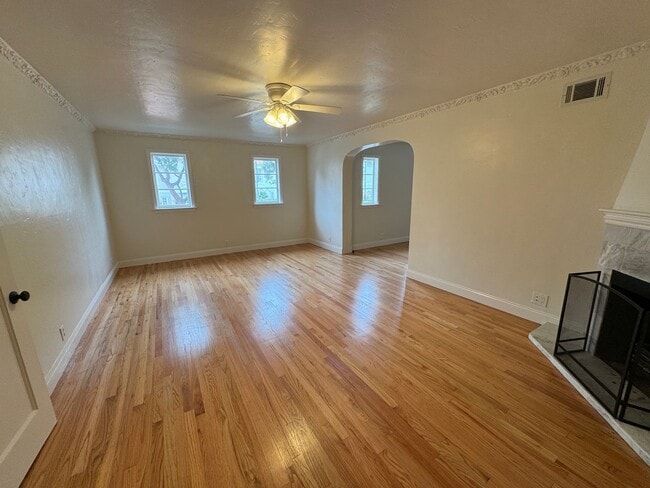 Building Photo - Bright & Spacious 4BD/3BA Home in Merced M...