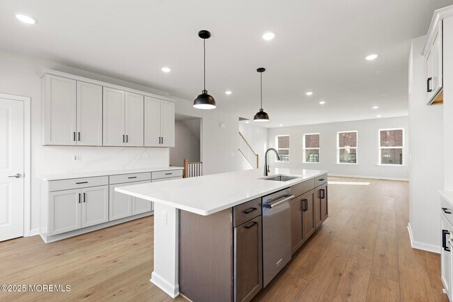 Building Photo - 20 Barton Ave