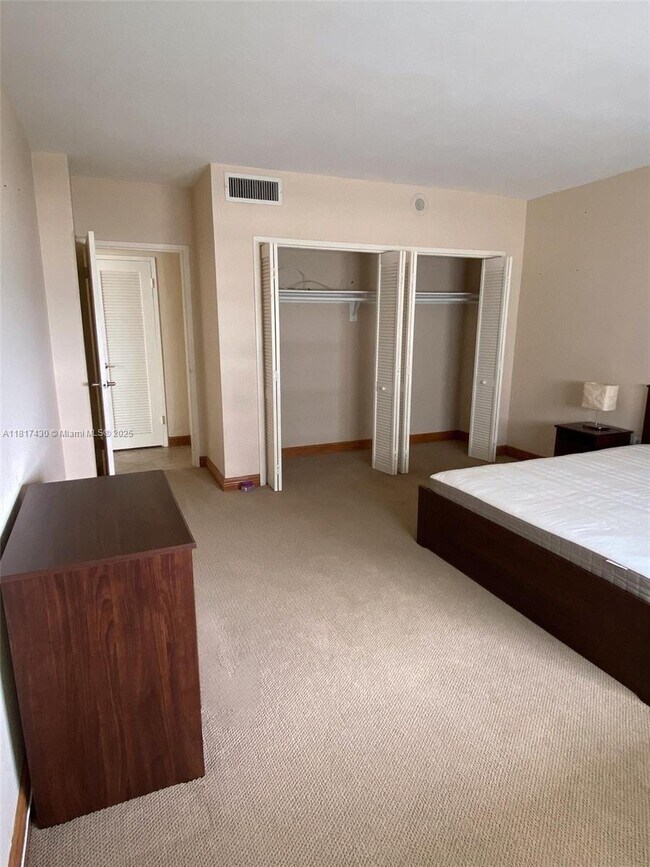Building Photo - 5825 Collins Ave