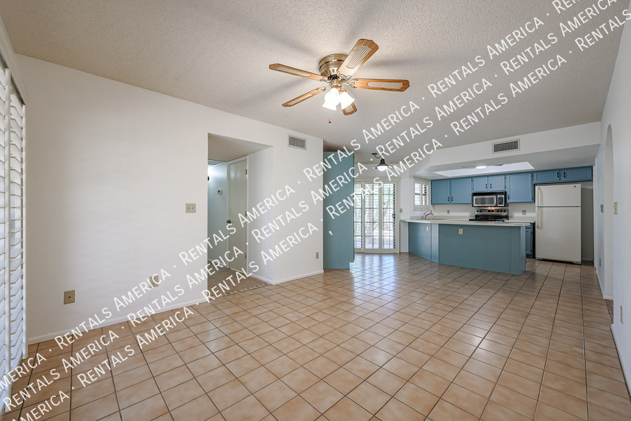 Building Photo - 5006 E Mesquite Wood Ct