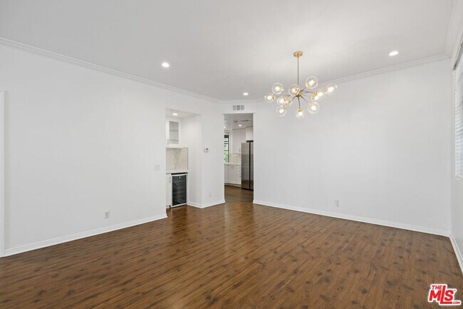 Building Photo - 2031 S Bentley Ave