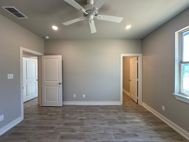 Building Photo - Coming Soon! 3 Bedroom 2 Bath Newly Constr...