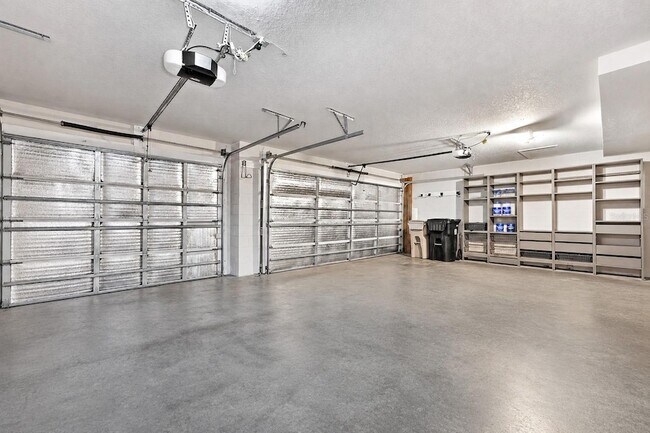 Building Photo - 2260 Pickford Cir