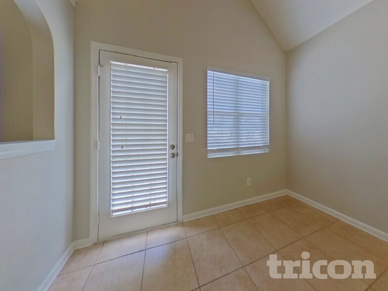 Building Photo - 1422 Gentry Ct