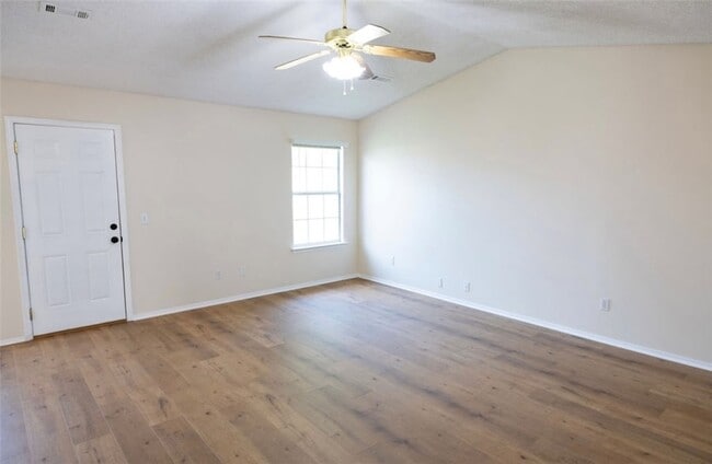 Building Photo - 1459 Fredonia St