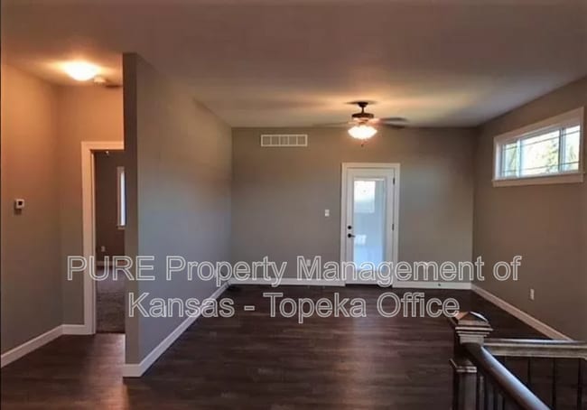 Building Photo - 4423 SE Gemstone Ln