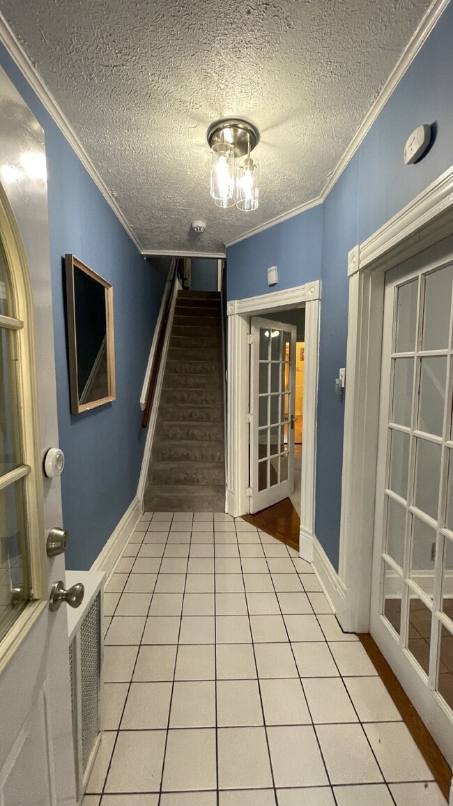 Building Photo - 19 S 6th St