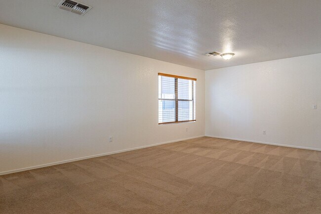 Building Photo - Spacious Oro Valley 4-Bedroom Rental with Modern Comforts