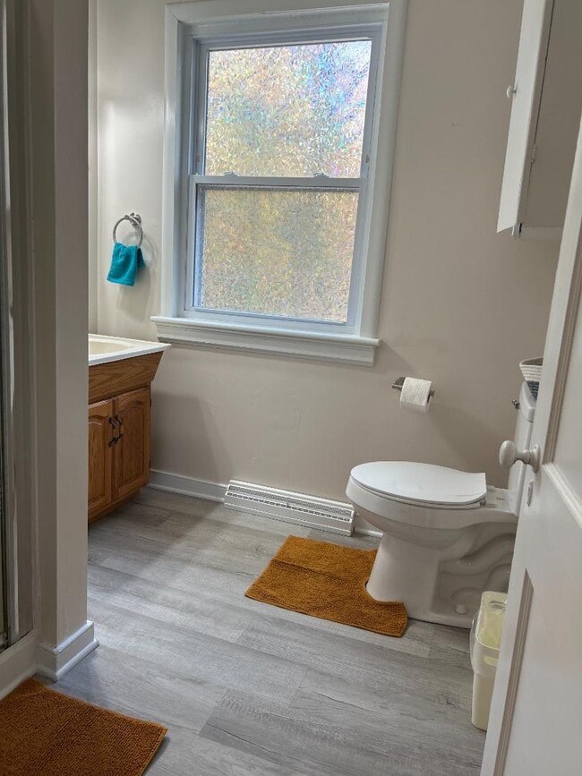 Building Photo - 1042 Peck Rd