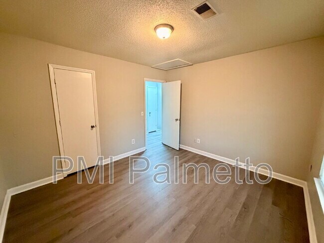 Building Photo - 1919 Tall Pines Cir