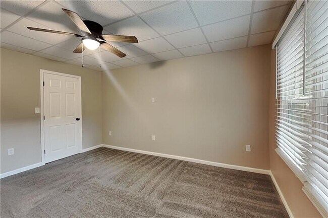 Building Photo - 1463 Shadowrock Heights