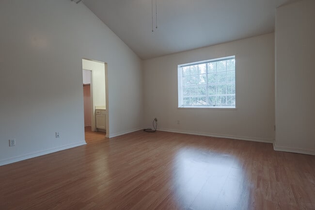 Building Photo - 10014 Stratmore Cir