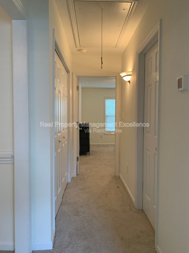 Building Photo - 205 Will Ct