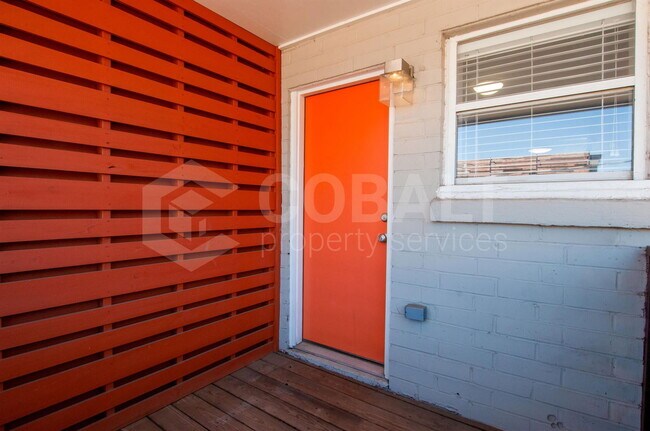 Building Photo - 271 Glen Iris Dr NE